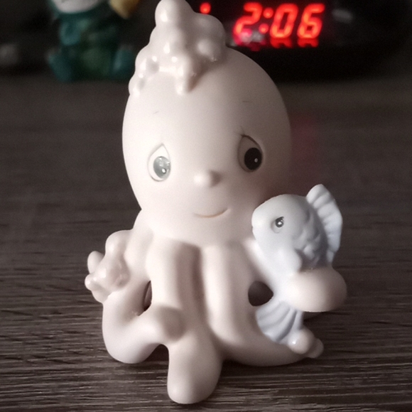 Bathtime octopus precious moment - Picture 2 of 3